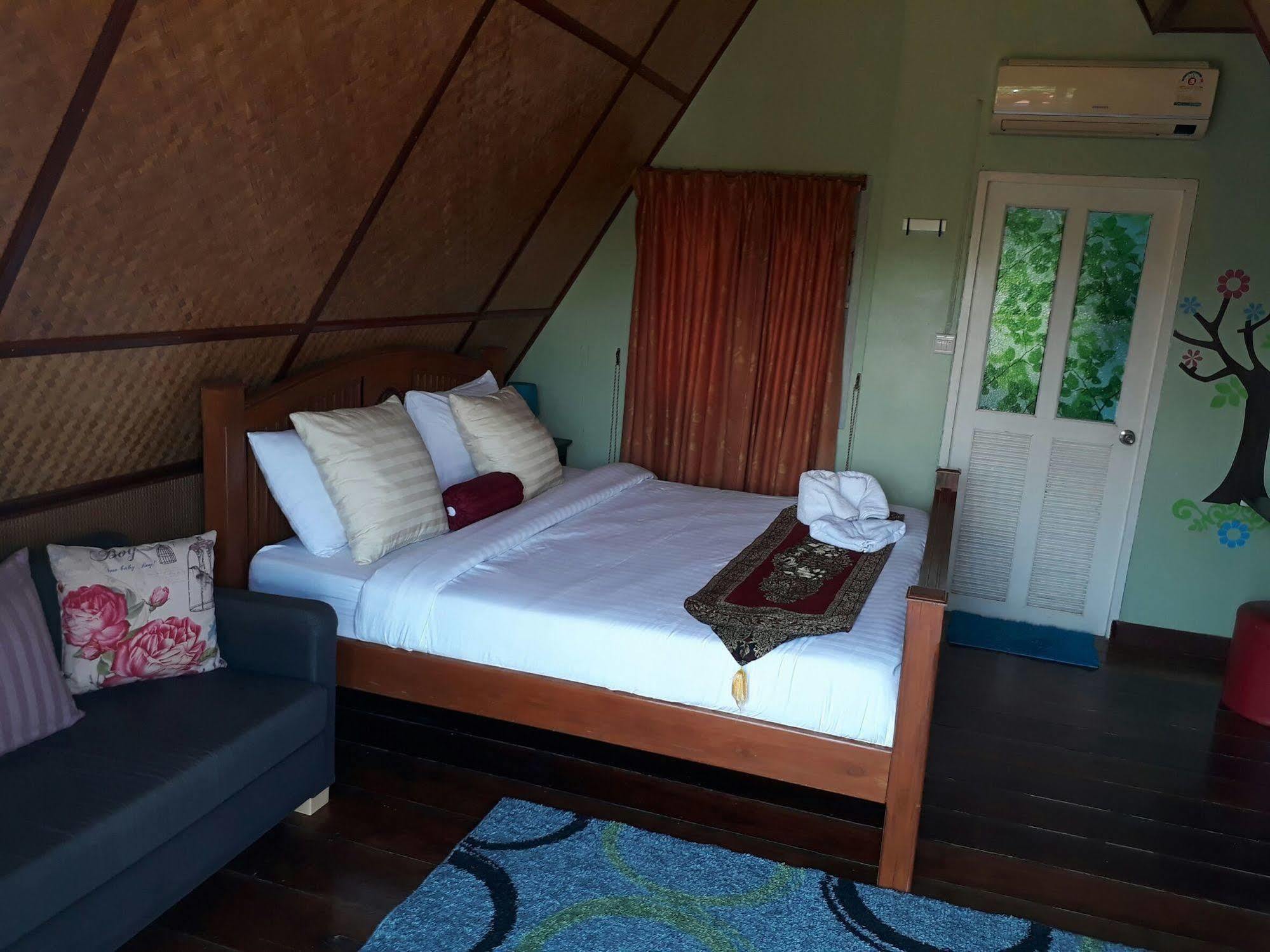 Goodview Resort & Camping Ban Kaeng Raboet Bagian luar foto