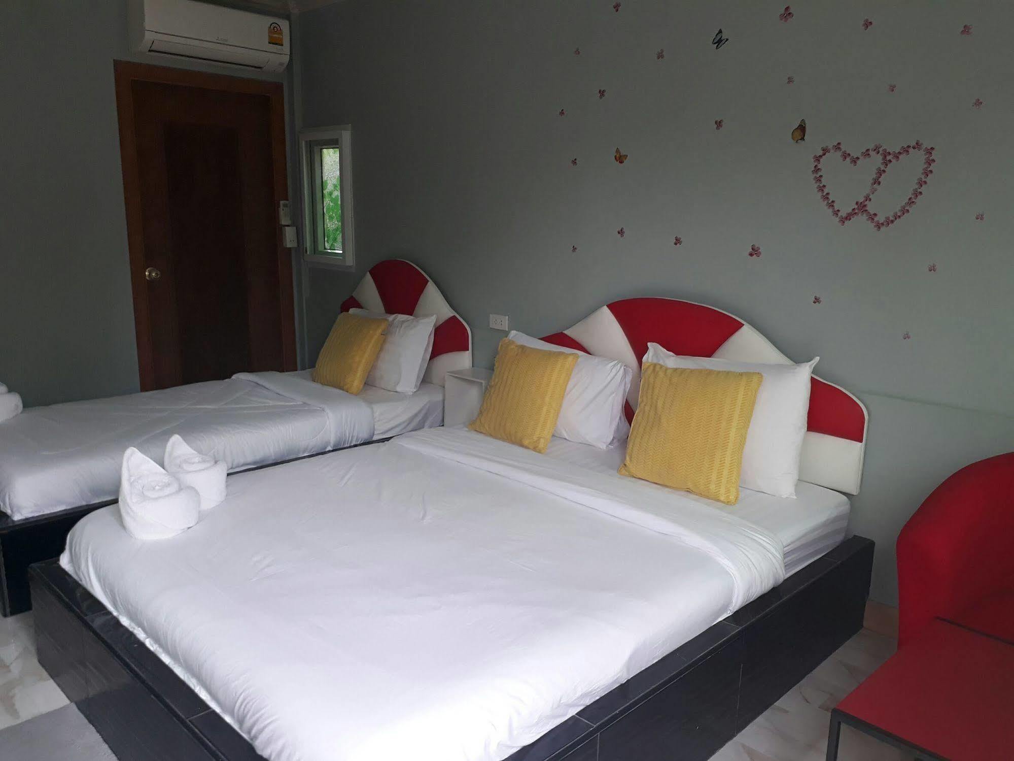 Goodview Resort & Camping Ban Kaeng Raboet Bagian luar foto